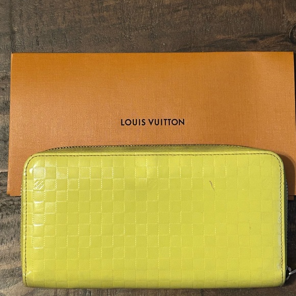 Louis Vuitton Damier Facette Patent Zippy Wallet - Picture 6 of 9
